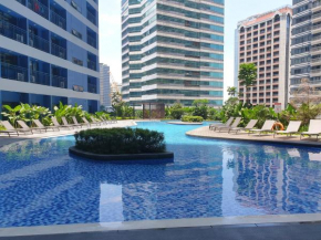 Makati, Bel-Air , Fully furnished condo with balcony